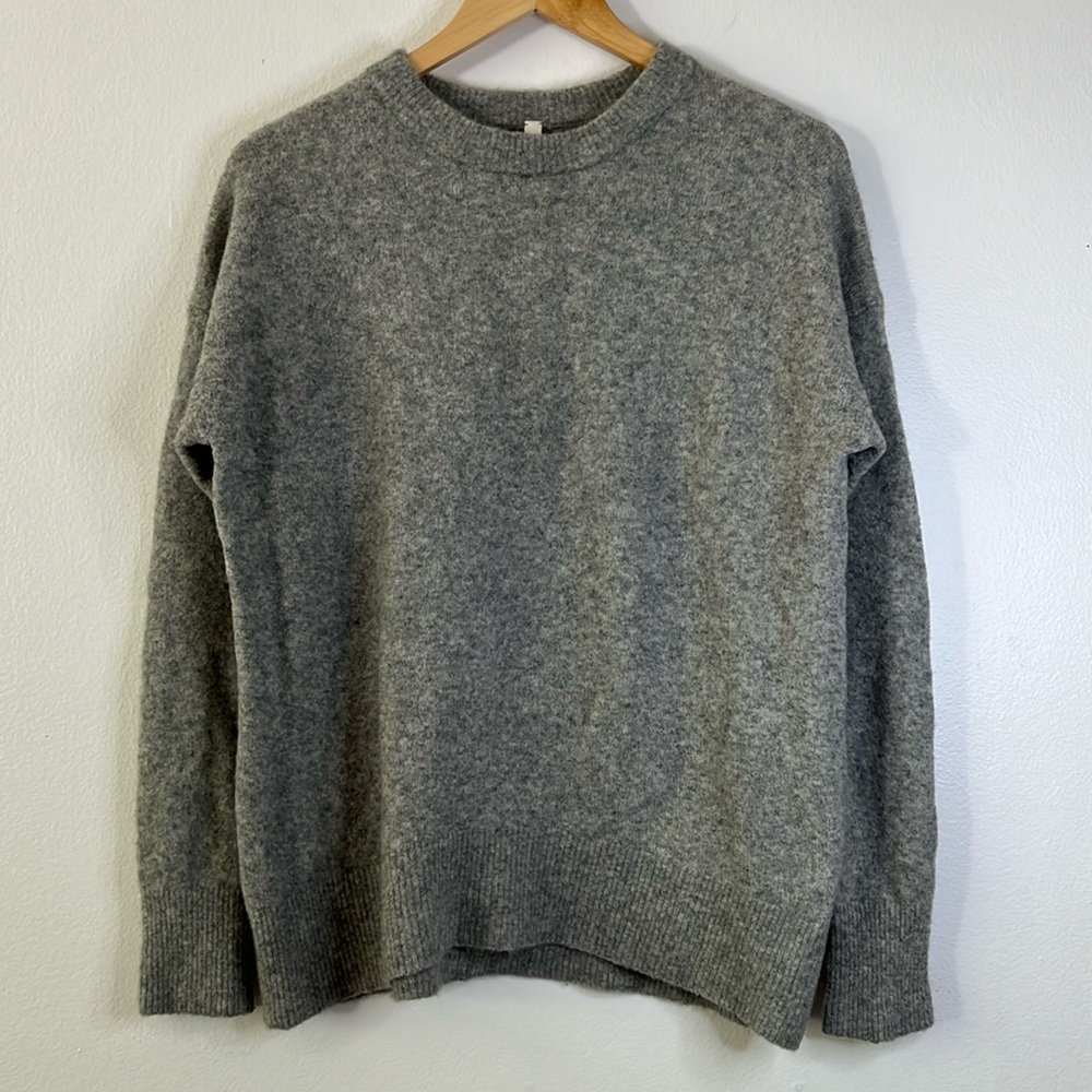 The‎ Group Babaton Wool Blend Crew Neck Sweater in Gray size small
